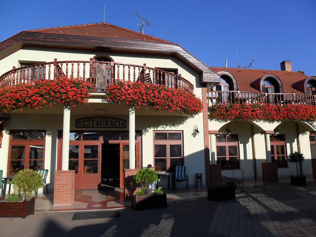 Hotel St.Florian Sturovo Exterior photo